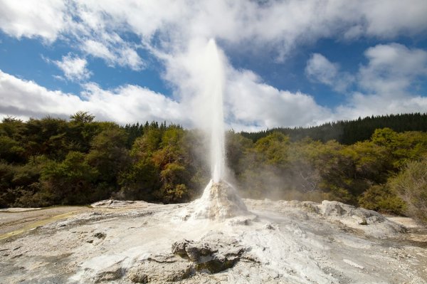 Comment organiser une visite des geysers en Islande à moindre coût ?